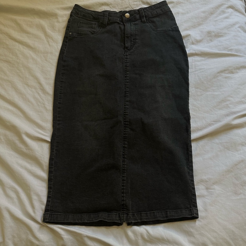 Maxi dark grey denim skirt